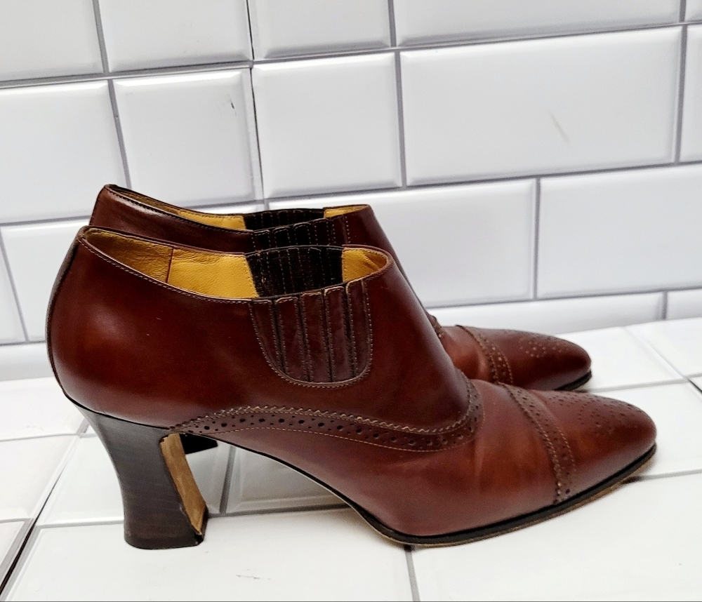 COLE HAAN Women’s Vintage Cap Toe Oxford Perforated Detail 3in Block Heel Narrow